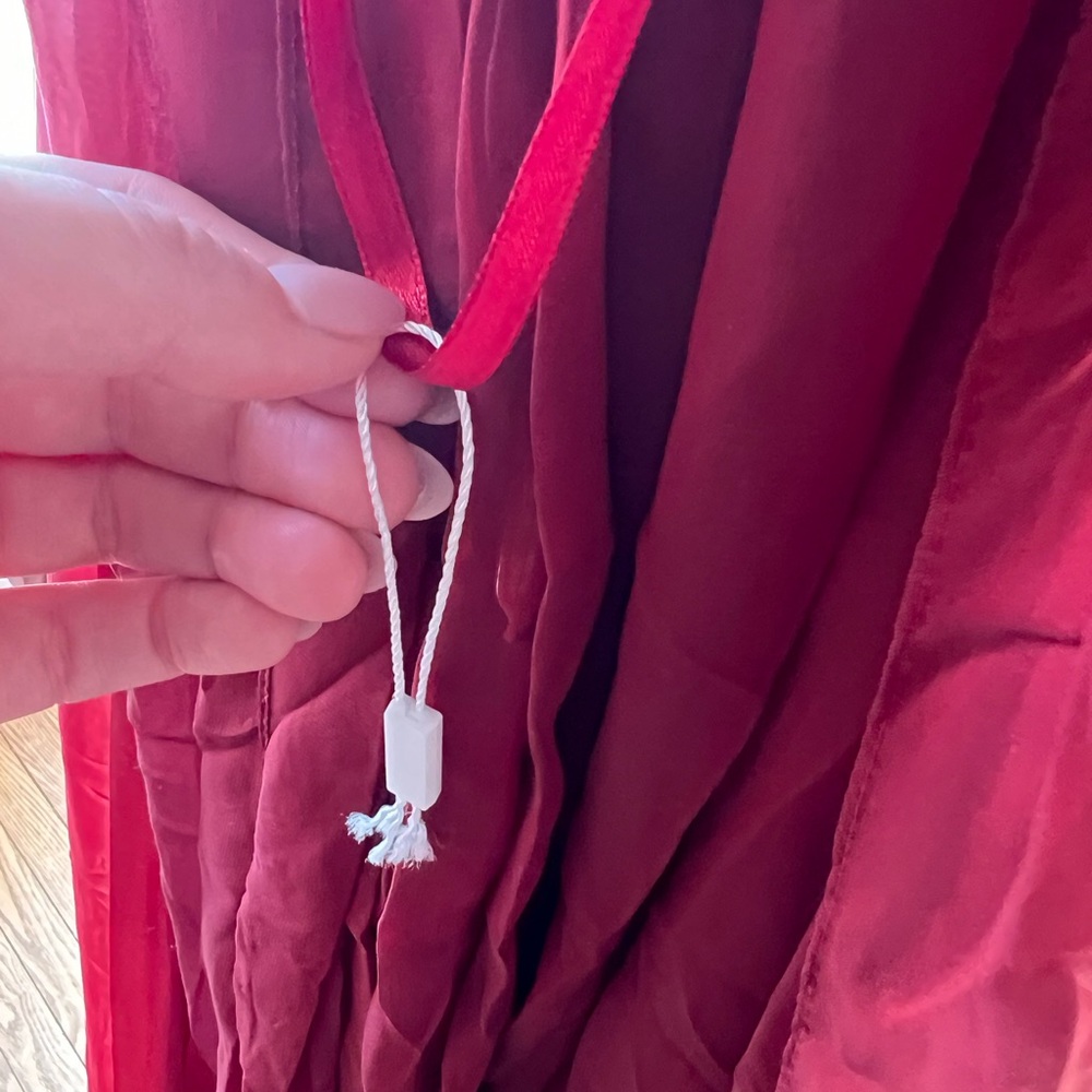 NWT, Mac Duggal, V-Neck A-Line Chiffon Gown, size 12 - Picture 12 of 12